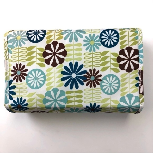 travel cosmetics case NEW folding with bath pouf and bottles - Picture 8 of 10